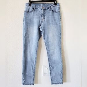 Old Navy - Super Skinny Design